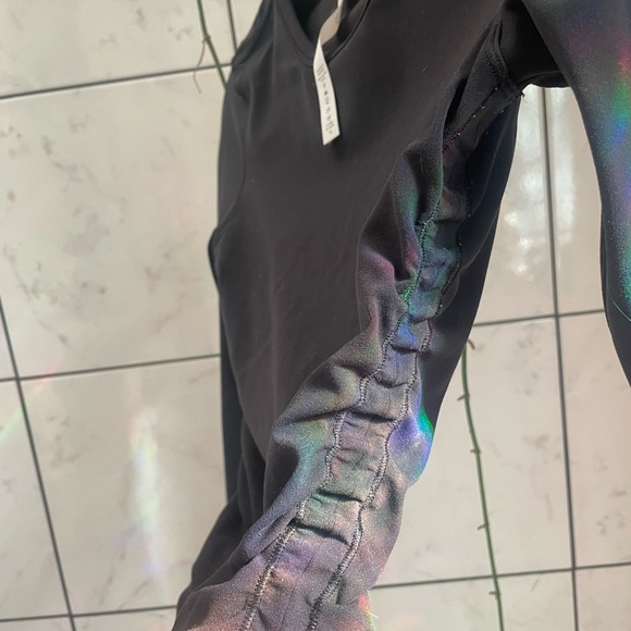 Lululemon Black Long Sleeve - Picture 4 of 5